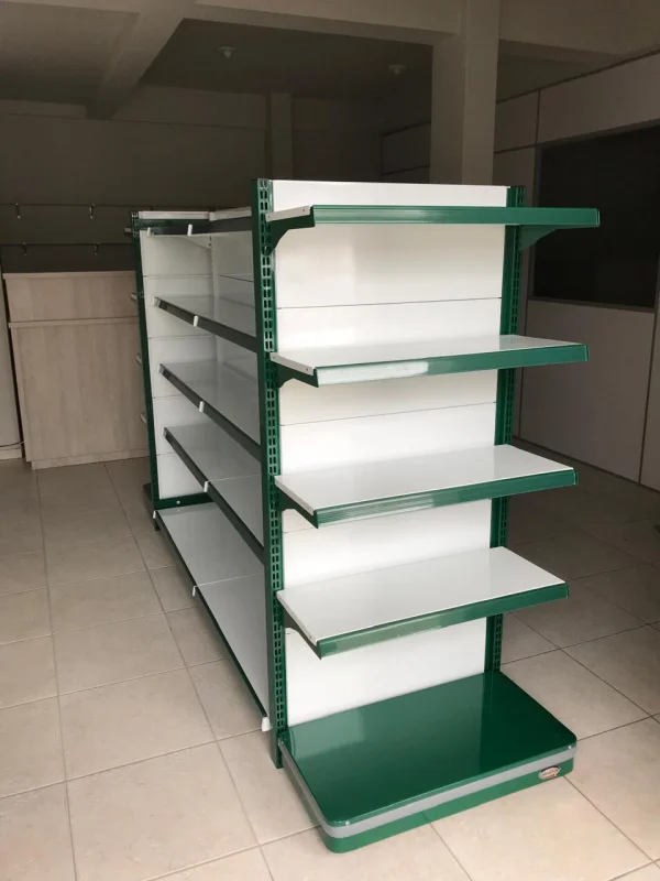 Prateleira para loja de cosméticos no Paraná